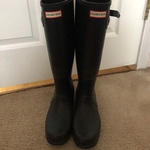 Black matte hunter boots